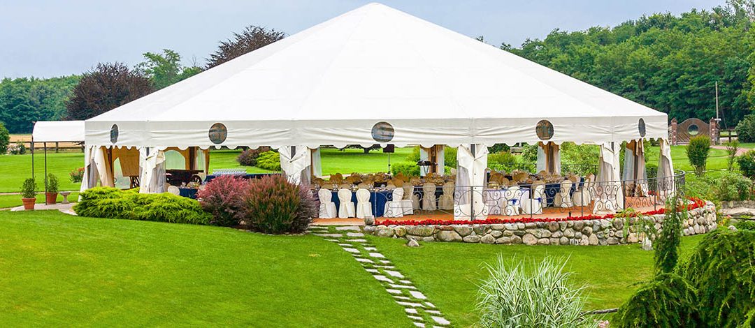 Infographic: Wedding Reception Tent & Table Layout Options