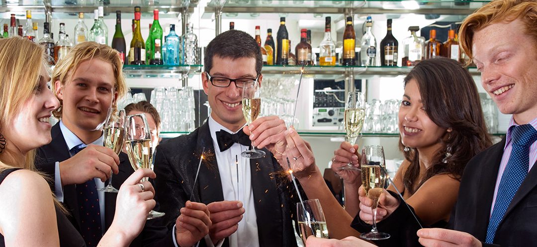 Hosting A New Year’s Eve Murder Mystery Party