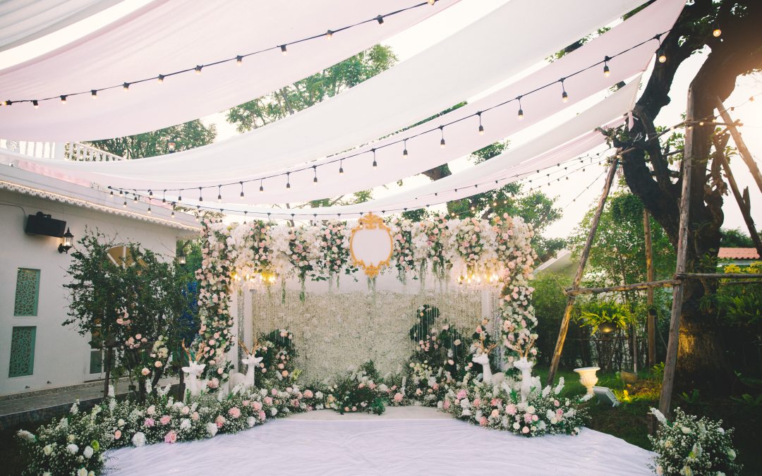 How to Decorate a Backyard Wedding