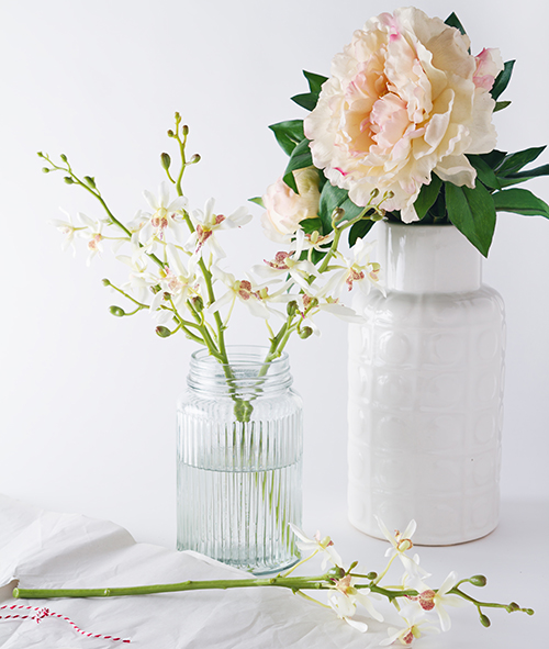 Prepared flowers for a modern, minimalist arrangement. 