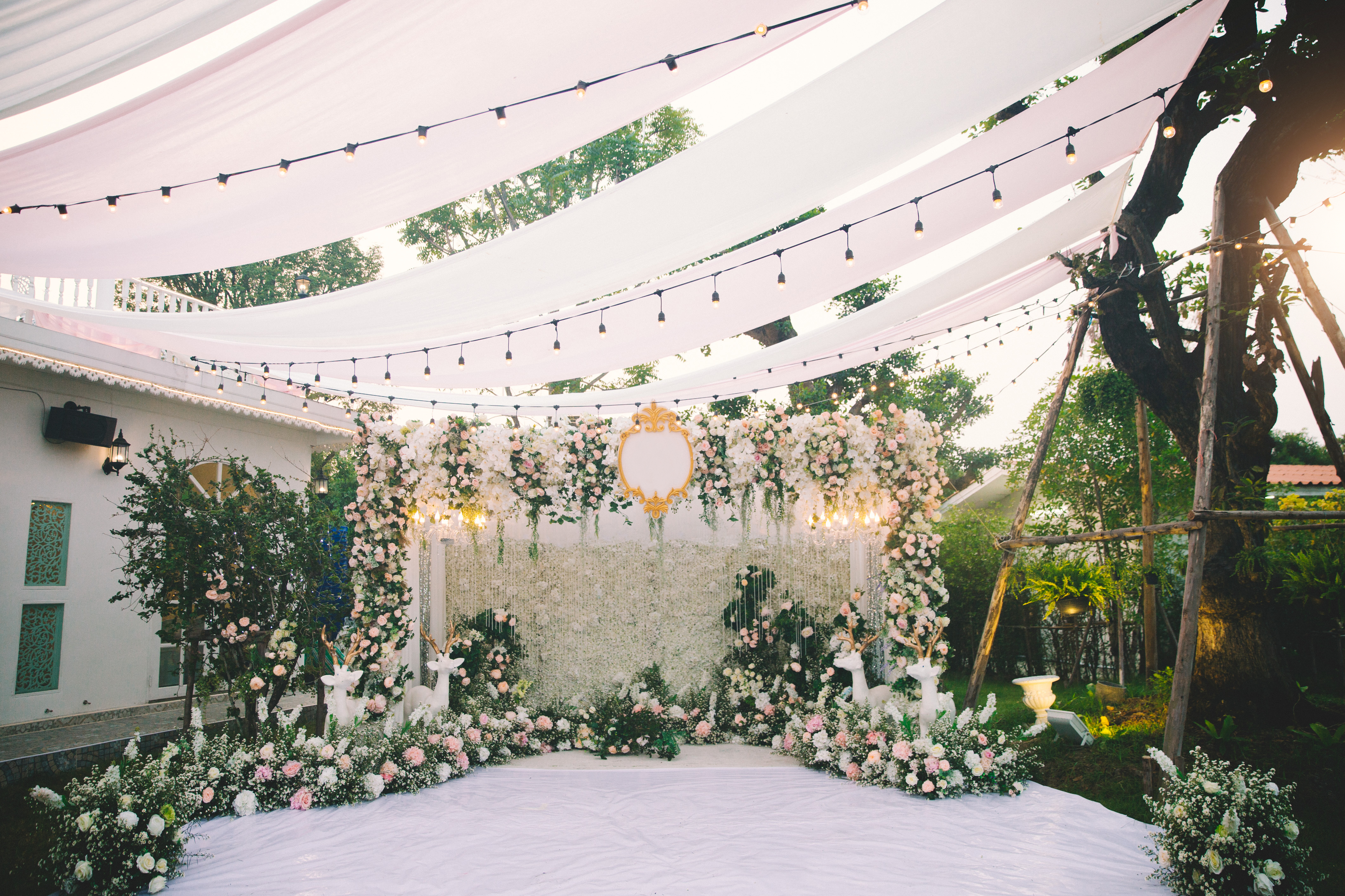 small outdoor wedding tents